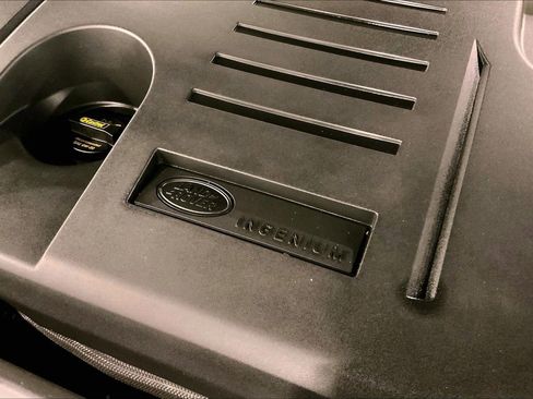 Used 2024 Land Rover Range Rover SE image 32