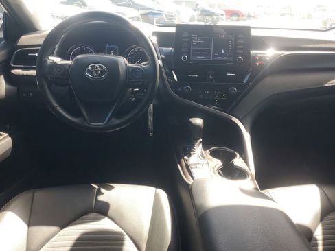 Used 2023 Toyota Camry SE image 9