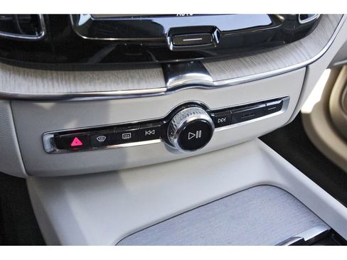 Used 2020 Volvo XC60 T6 Inscription w/ Protection Package Premier image 27