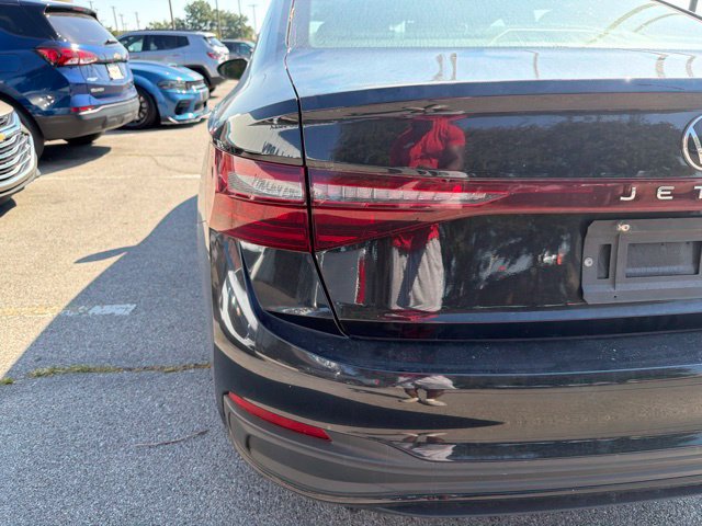 Used 2025 Volkswagen Jetta SE FWD image 15