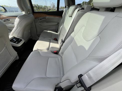 Used 2022 Volvo XC90 T6 Momentum w/ Advanced Package image 30