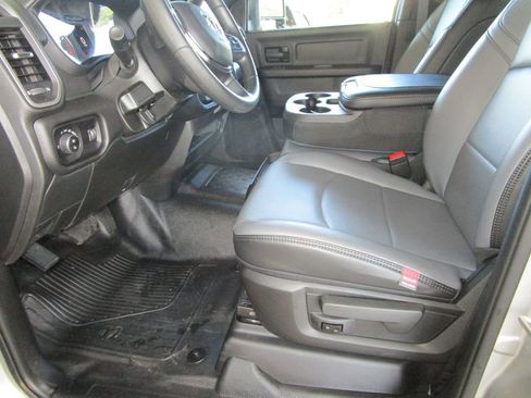 New 2026 RAM 3500 Tradesman AWD/4WD image 34