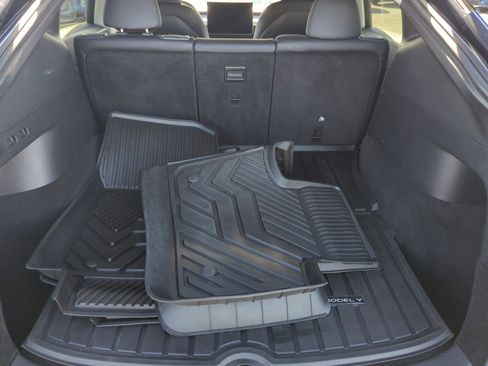 Used 2022 Tesla Model Y Performance image 30