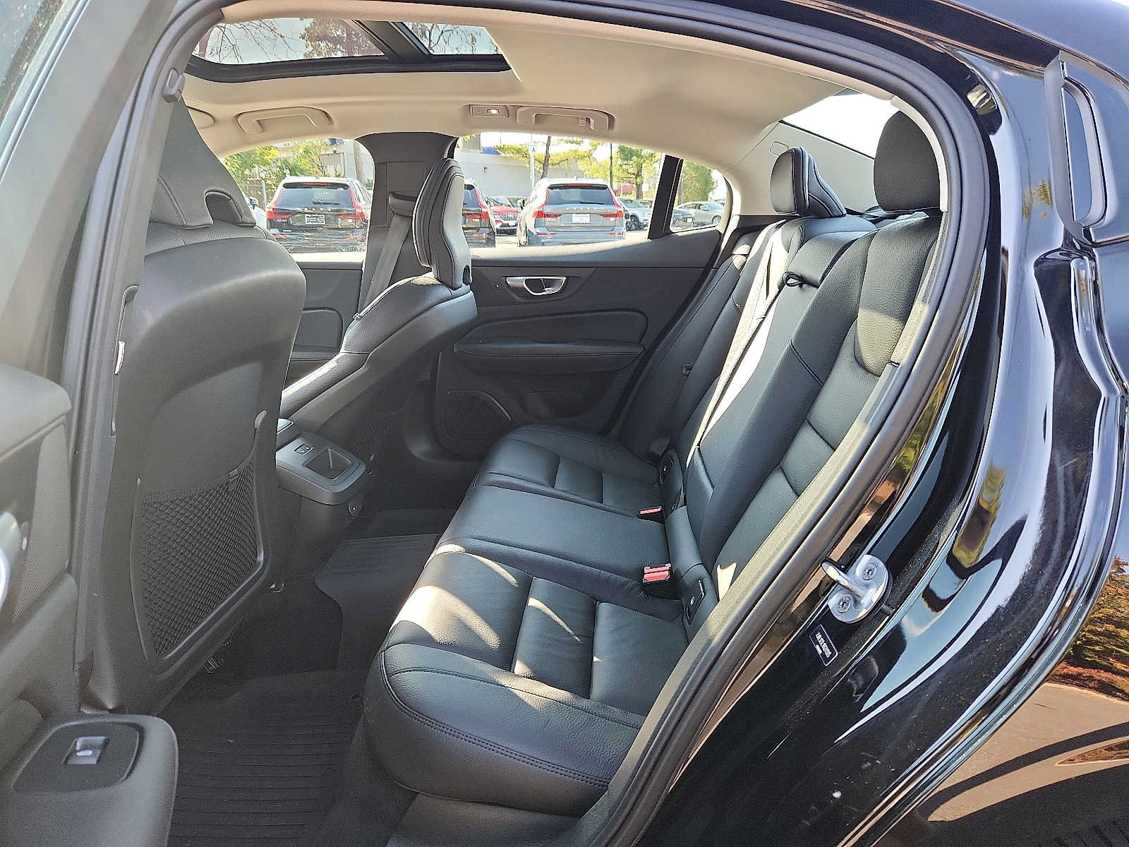 Certified 2024 Volvo S60 B5 Plus w/ Climate Package AWD/4WD image 10