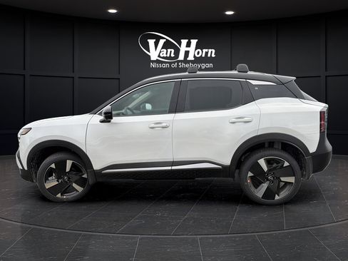 New 2026 Nissan Kicks SR w/ Cold Weather Package FWD image 10