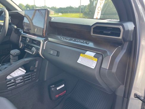 New 2025 Toyota Tacoma TRD Off-Road image 18