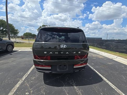 Used 2024 Hyundai Santa Fe Limited FWD image 5