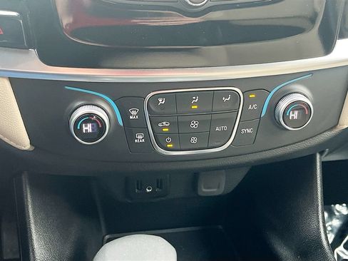 Used 2023 Chevrolet Traverse LS AWD/4WD image 15