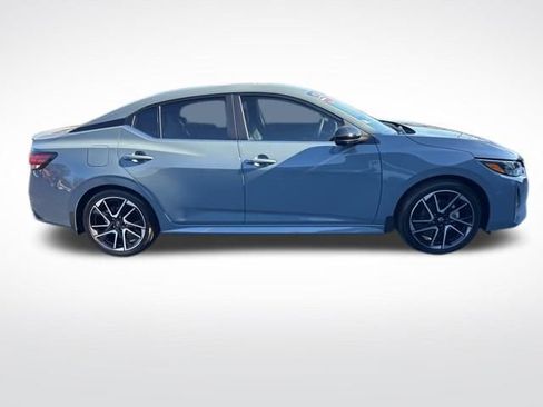 Used 2024 Nissan Sentra SR w/ SR Premium Package image 6