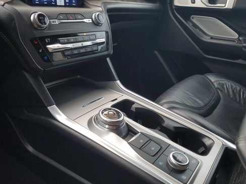 Used 2020 Ford Explorer Platinum w/ Premium Technology Package image 29