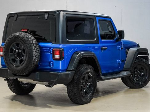 Used 2022 Jeep Wrangler Sport AWD/4WD image 10