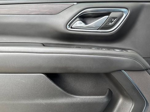 Used 2024 Chevrolet Suburban LT image 11