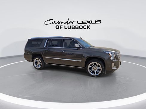Used 2020 Cadillac Escalade ESV Premium Luxury w/ LPO, Radiant Package AWD/4WD image 2