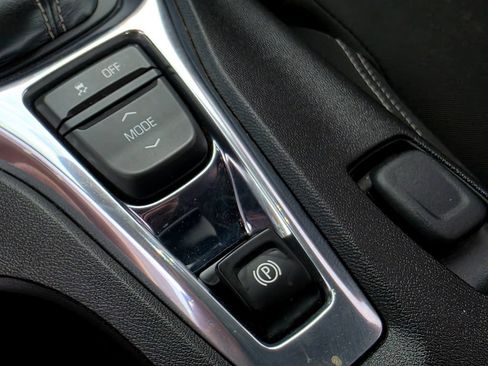 Used 2017 Chevrolet Camaro LT RWD image 30
