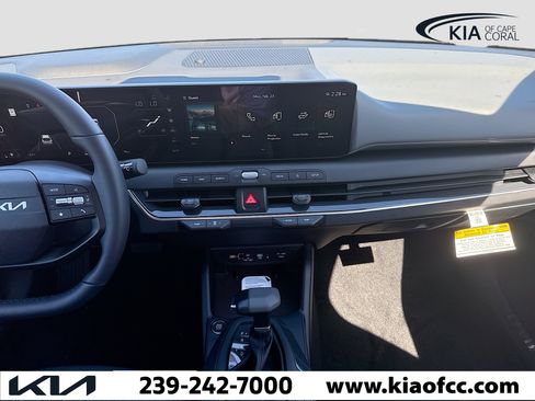 New 2025 Kia K4 EX FWD image 17