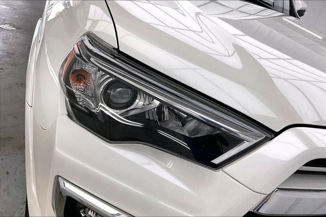 Used 2021 Toyota 4Runner Limited AWD/4WD image 26