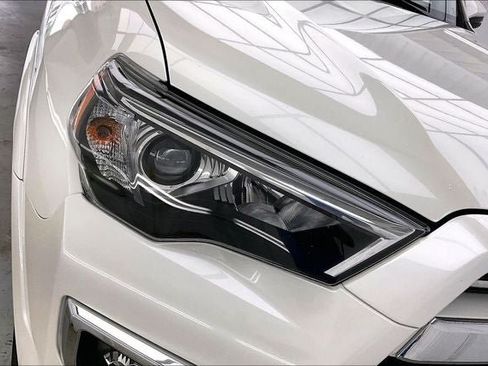Used 2021 Toyota 4Runner Limited AWD/4WD image 26