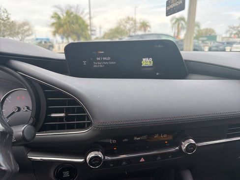 Used 2021 MAZDA MAZDA3 s image 21