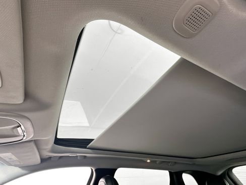 Used 2022 Jeep Cherokee Latitude Lux w/ Sun & Sound Group image 21