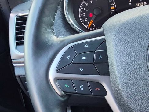Used 2018 Jeep Grand Cherokee Limited AWD/4WD image 31