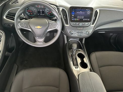 Used 2025 Chevrolet Malibu LT FWD image 15