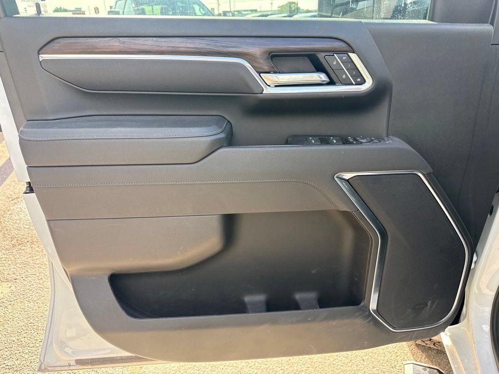 Certified 2025 GMC Sierra 2500 SLT AWD/4WD image 14
