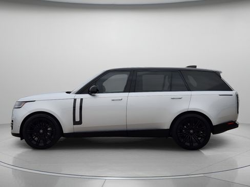 Used 2023 Land Rover Range Rover Long Wheelbase SE AWD/4WD image 2