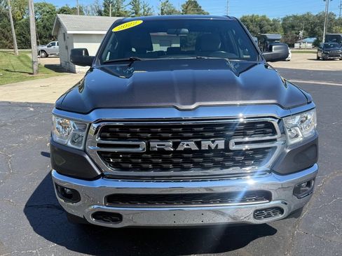 Used 2022 RAM 1500 Big Horn AWD/4WD image 3