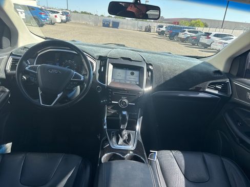 Used 2016 Ford Edge Titanium FWD image 10