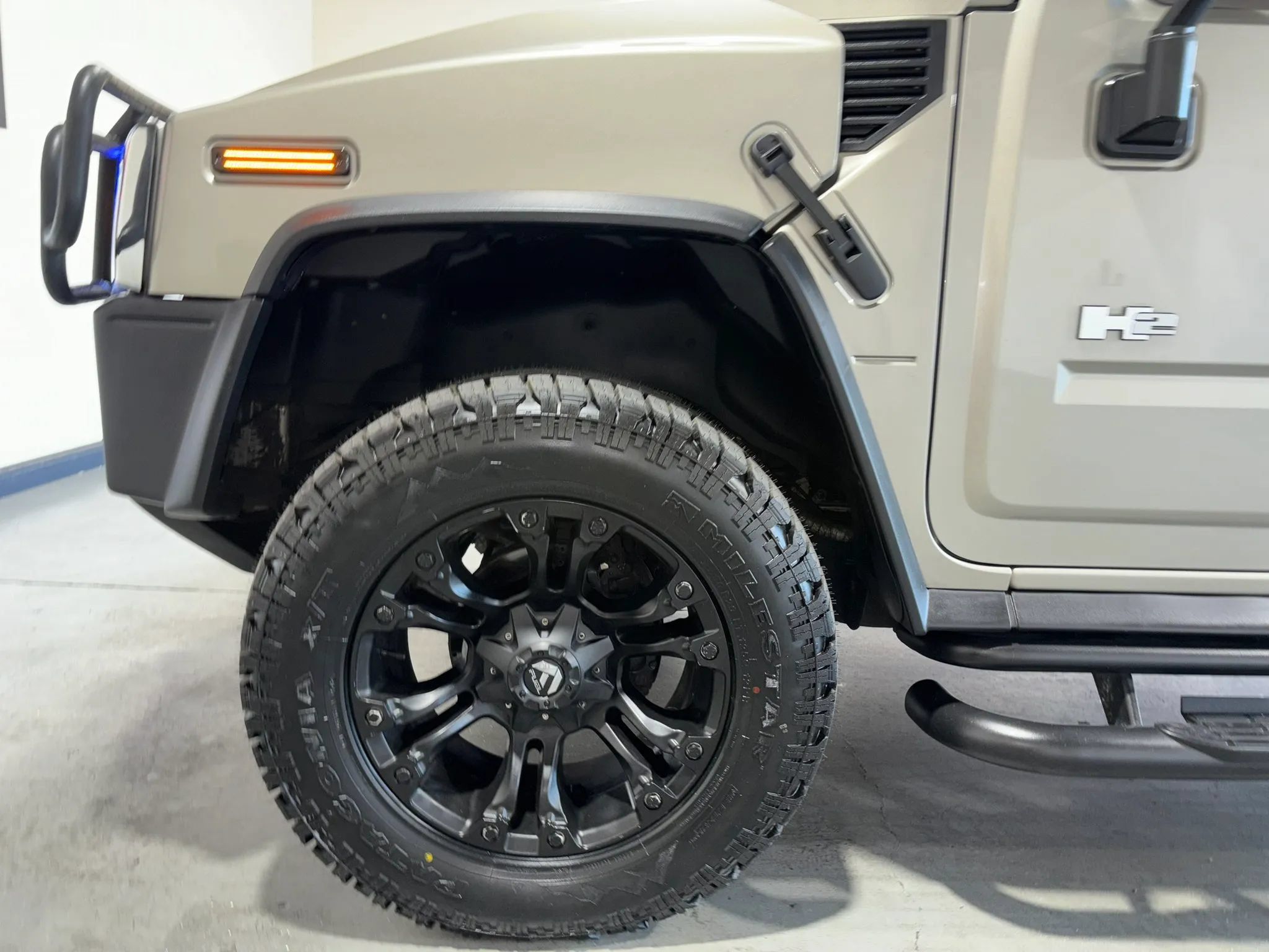 Used 2003 HUMMER H2 w/ Preferred Equipment Group AWD/4WD image 19