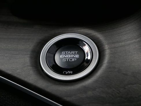 Certified 2025 Jeep Grand Cherokee L Limited w/ Luxury Tech Group II image 53