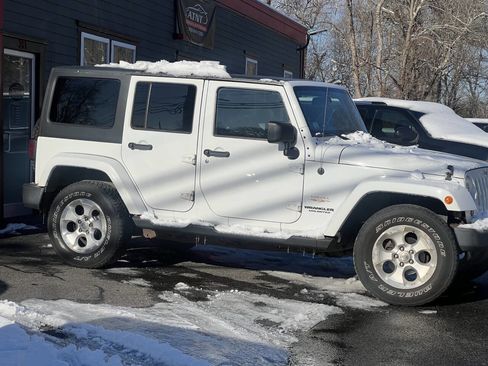 Used 2013 Jeep Wrangler Unlimited Sahara w/ Dual Top Group image 9