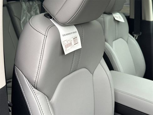 New 2025 Honda Pilot Touring image 10