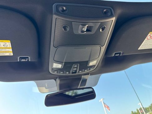 Used 2022 Ford F250 Lariat w/ Black Appearance Package AWD/4WD image 22