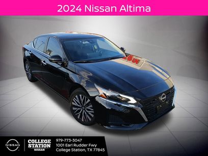 Used 2024 Nissan Altima 2.5 SV w/ SV Premium Package