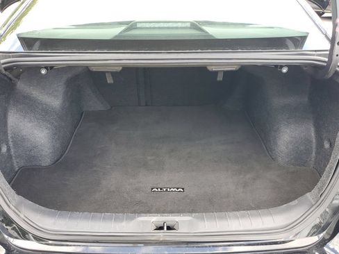 Used 2025 Nissan Altima 2.5 SV FWD image 7