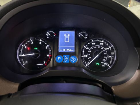 Used 2015 Lexus GX 460 Luxury w/ Preferred Accessory Package image 24