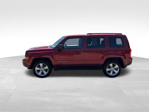Used 2014 Jeep Patriot Latitude AWD/4WD image 6