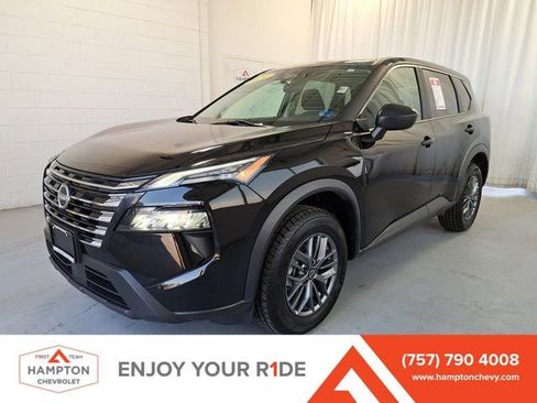 Used 2024 Nissan Rogue S AWD/4WD image 1