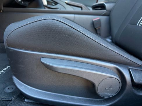 Used 2025 Hyundai Elantra Blue image 14