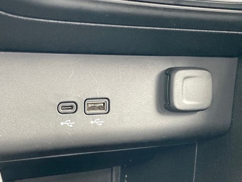 Used 2025 Buick Encore GX Preferred image 24