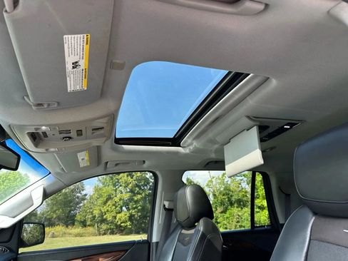 Used 2015 Cadillac Escalade Premium image 10
