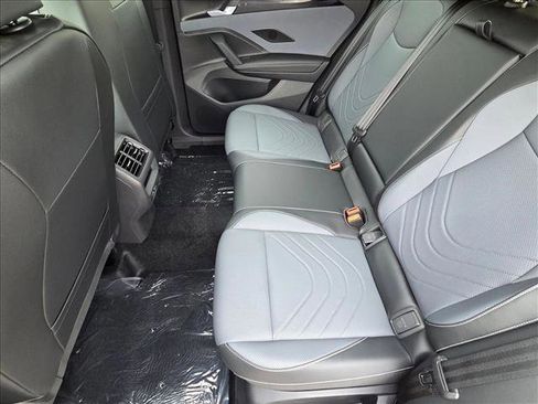 New 2026 Volkswagen Tiguan SE R-Line FWD image 15
