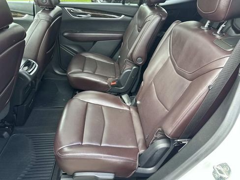 Used 2020 Cadillac XT6 Premium Luxury FWD image 11