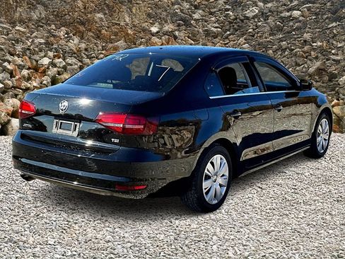 Used 2017 Volkswagen Jetta S image 2