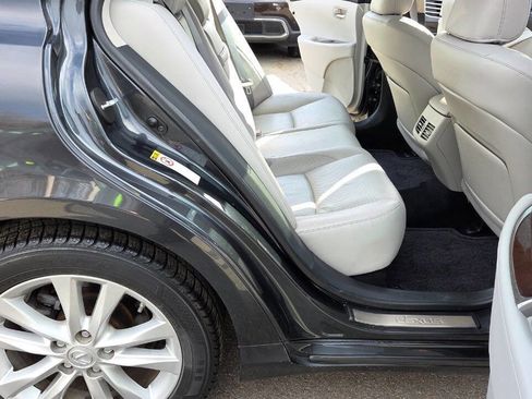 Used 2011 Lexus ES 350 image 32