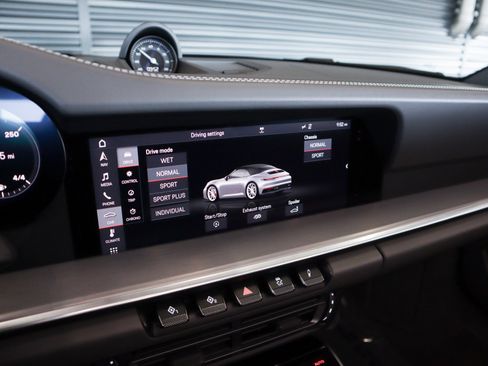 Certified 2020 Porsche 911 Carrera 4S AWD/4WD image 19