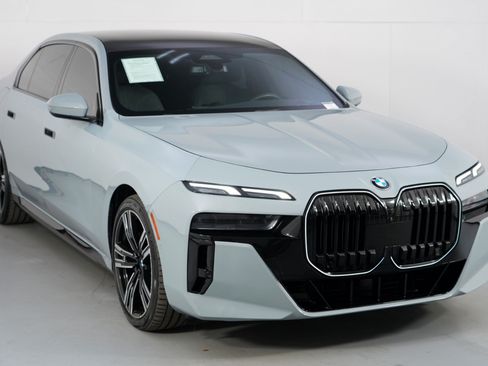 Used 2024 BMW 760i xDrive w/ Premium Package 2 AWD/4WD image 63