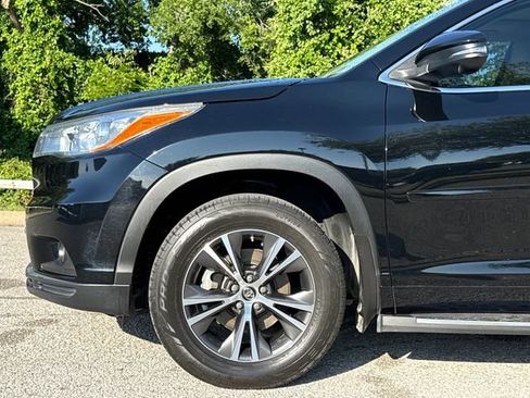 Used 2016 Toyota Highlander XLE FWD image 5