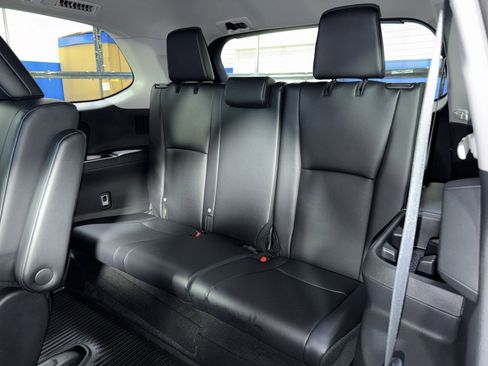 Used 2024 Toyota Grand Highlander AWD image 30